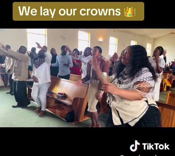 We lay our crowns 👑 #goodwood #church #heritage #sunday #assembliesofgod #viral #welayourcrowns #fyp #tende #Jesus #thomoyi