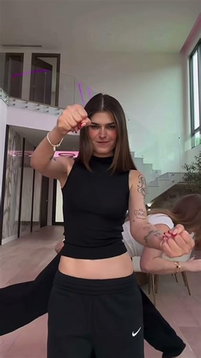 Sondra y mujer de buena pasta team caos ❤️😍