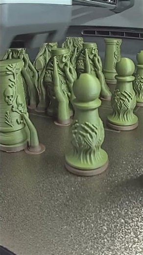 Impression 3d - Jeu d'échec humains VS zombies #3dprinting #3dprint #art #decor #interiordesign