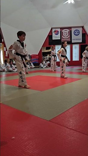 Angela and Nicholas and Gabriella - Black Belt 3d Star Tip Test - Back Falling