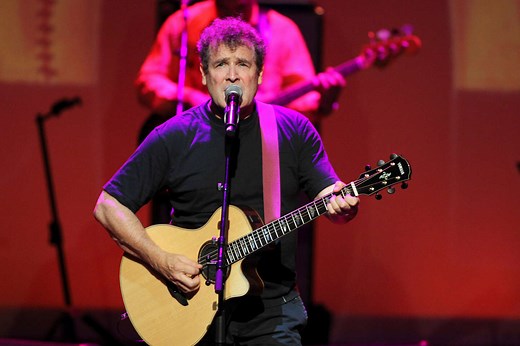 Mort du chanteur sud-africain Johnny Clegg, « le Zoulou blanc » qui combattait l’apartheid