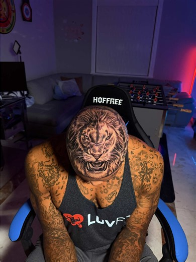 Y’all think you can handle a head tat from the baddest in the game? 🔥 @jrrayas47