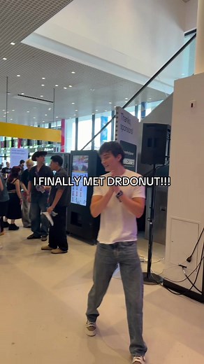 I Finally Met DrDonut! Real-Life DrDonut Meetup Explained