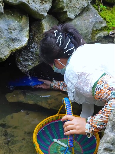 😱🎁 Pry Open a Giant Blue Clam to Reveal High-Quality, Enchanting Blue Pearls #BluePearls #GiantClam #RareFind #PearlHunting #NatureTreasures 💙
