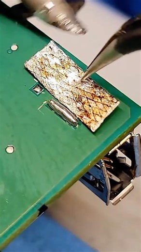 USB Port Getting Desoldered With A Re-Used Solder Wick Adding Flux And Solder #motherboardrepair