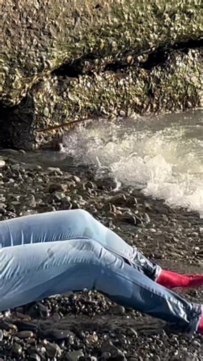 Exploring Wet Look Trend with Elena