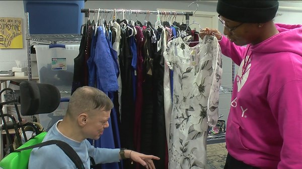 Tim Tebow's 'Night to Shine' prom celebrates people with disabilities