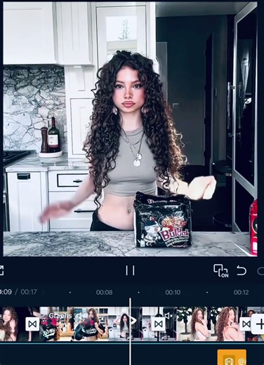 Credits to #@Kalilsx for the audio I RECOMMEND YOU USE IT OR IN IN YOUR WALLLS:3