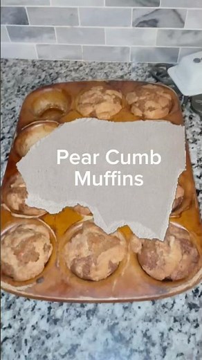 Pear Crumb Muffins #baking #bakingrecipe #muffins #muffinrecipe #homebaking