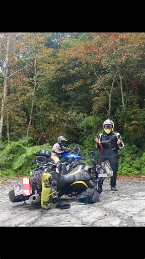 2026 新年快樂 太能體諒或共感別人 很多時候其實是一種創傷反應 越活越簡單 也希望大家也是 讓一切單純 找到屬於自己的快樂 📽 @shi.yang.9 #adventurerider百萬冒險王 #vstrom1000 #瑞穗林道 #新年快樂 | Adventure Rider 百萬冒險王