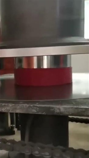 Industrial metal tube threading process using a powerful hydraulic pressing machine