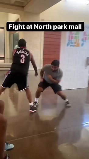 3.6K views · 89 reactions | Street fighter vs boxer  #mma #martialarts #howto #fight #selfdefense | Free MMA Gyms | Facebook