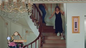 LEO USIKU KWENYE DESIRE Familia ya Beiram haiishi vituko jamani😅 Hivi Hussein akisikia habari ya ndoa ya Melek na kaya atachukua uamuzi gani? Usikose kuangalia tamthilia hii ya #Desire ifikapo saa 3:00 usiku AzamTwoHD | Azam TV