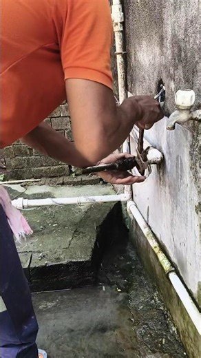 brass ball valve exchange plumber working #subscribe #plumbing #valve #working #viral