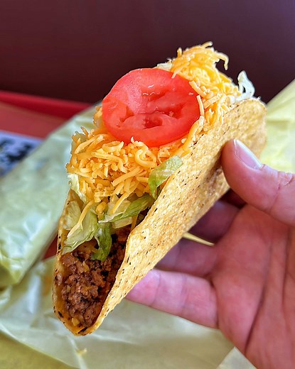One of Del Taco’s original locations in Barstow, CA, has been running strong for 60 years now, thanks to Ed, the original founder! 🌮❤️ Original Del Taco Barstow | Foodbeast