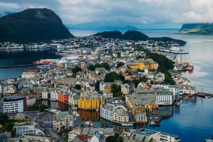 16 Things to Do in Ålesund, Norway - The Most Beautiful Fjord City