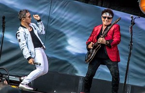 Journey’s Neal Schon & Jonathan Cain Don’t Discuss Politics, Only Write Music Together -
