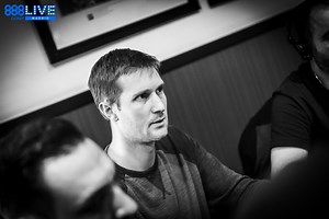 Poker Vlogger Brad Owen Gives an Inside Look of His Life in an 888poker Documentary