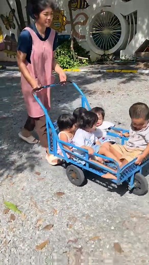 ไปซื้อแกงกับหนูไหมคะแม่ๆ #บ้านทานตะวันมูลนิธิเด็ก