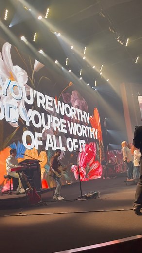 Getting led in worship by a radiant, sans facade, woman whom JESUS rescued from a long, dark battle with alcoholism to a place of reconciliation with her precious kids because HIS UNCONDITIONAL LOVE now satiates what was once a gaping hole in her soul that she tried to medicate with booze. Mindy hasn't had a drink in 8 years & can't help genuinely enthusing about how God has redeemed both her literal life & her lovely, oh-so-grateful family! 🙌🏼🙌🏼🙌🏼 Modern culture is doing their darndest to