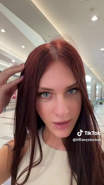 Exploring a Stylish Shopping Mall Experience