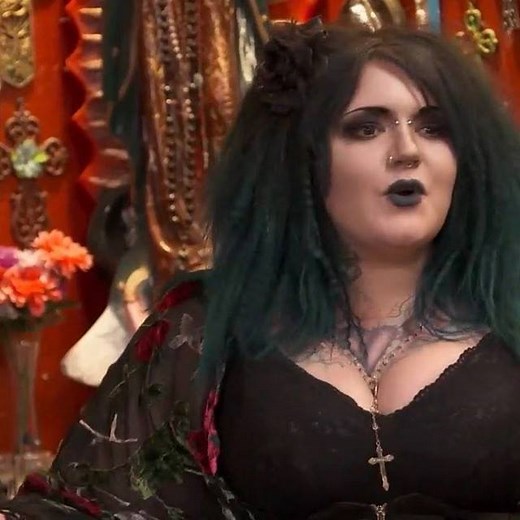 💚Here’s a video for all those people who hate when I say “stop tattooing!” 💚 @inkmasterangels season 1 is over, but don’t you worry your pretty little non-spinning heads! SEASON 2 will be here before you know it, and you can watch me do my Exorcist impression again. Until this, enjoy this compilation the fine people at @spikeinkmaster put together. #spikeinkmaster #inkmasterangels #stoptattooing #theexorcist #yourmothershuckscorninhell #cantstopwontstop #hatersgonnahate #potatoesgonnapotate | 