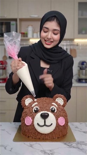 cute bear cake.