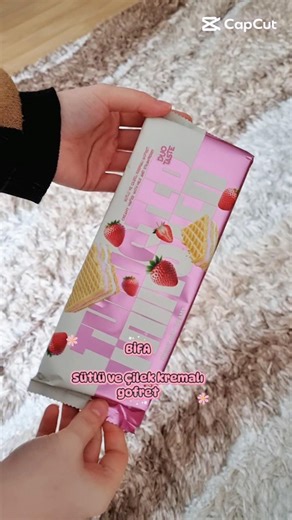 Bifa nın çilek ve krema aromalı gofret 🩷 denemeyen kalmasın #monaliya #reklamdeğil #paketaçılımı