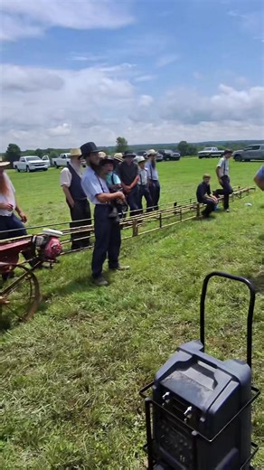 Elmer Yoder with the 🎤💯#viral #fyp #auction_guy #eminem