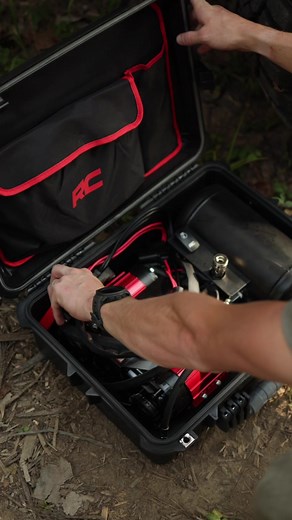 Portable Twin Air Compressor with Carrying Case #roughcountry #aircompressor