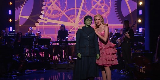 Watch Wicked Stars Lindsay Pearce and Ginna Claire Mason Sing 'Popular' and 'The Wizard and I'