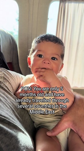 Easy Traveling with a Baby Guide ✈️