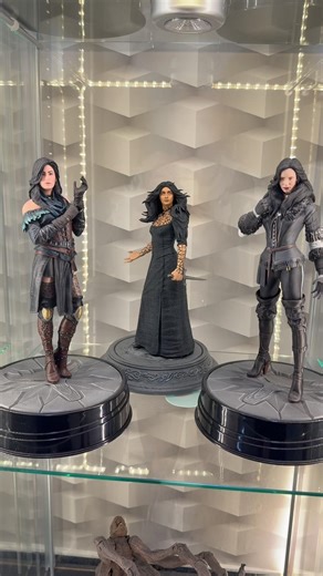 The Witcher - Yennefer figures all Dark Horse version