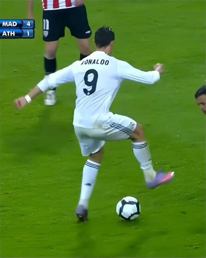 Prime Ronaldo Skills & Goals 2009/10 🔥 CR9 At His Peak 😱