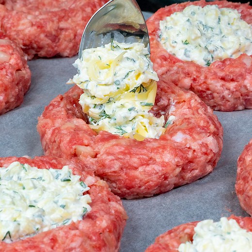 You've been cooking it wrong so far! Here's how to cook minced meat for dinner Ingredients: minced meat: 1 kg (2 lb) eggs: 2 pc bread: 200 g (7.1 oz) milk: 100 ml (3.4 fl oz) black pepper: 3 g (0.1 oz) salt: 5 g (0.2 oz) onion: 2 pc cheese: 200 g (7.1 oz) dill: 40 g (1.4 oz) sour cream: 150 g (5.3 oz) potatoes: 300 g (11 oz) water: 700 ml (24 fl oz) salt: 5 g (0.2 oz) butter: 20 g (0.7 oz) milk: 30 ml (1 fl oz) onion: 150 g (5.3 oz) | Cookrate