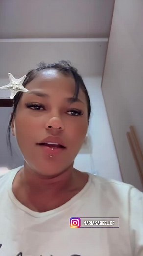 Maria Isabel: Stylish Influencer in Minimalist Room