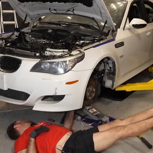 Fixing a WRECKED BMW M5 V10 in just 4 days! | M539 Restorations