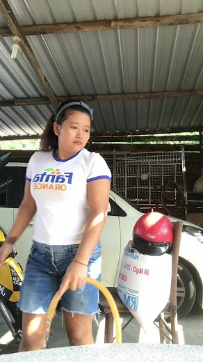 Creative Uses for a Yellow Hose in Outdoor Spaces