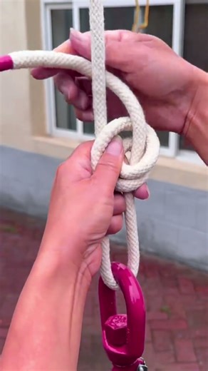 Strong and secure double loop Bollinger knot
