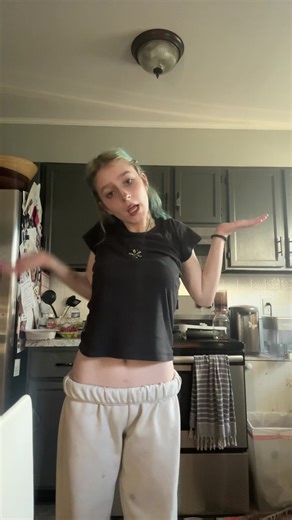 crawling.ladybugz (@crawling.ladybugz)’s videos with original sound - gerardwaylover