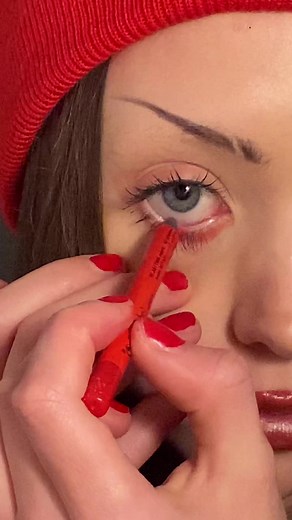 Red Eye Makeup Tutorial for Artistic Looks