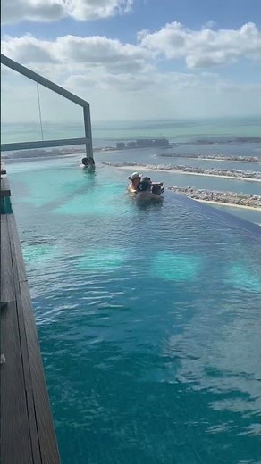 Dubai’s Most Epic Infinity Pool Views