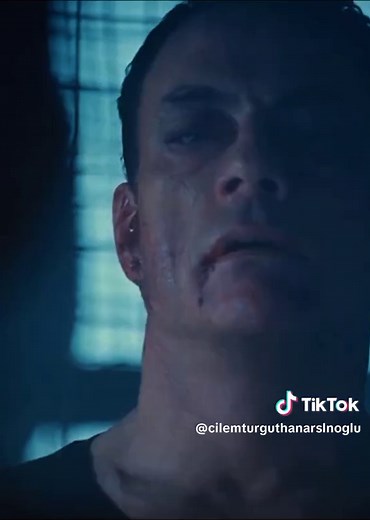 Van Damme vs Stallone: The Final Fight in Expendables 2
