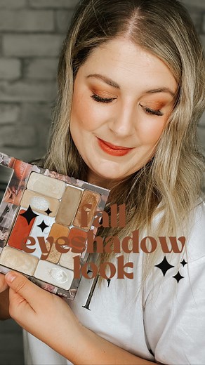 Catch me doing fall eyeshadow looks for the next two months.😛😅 You can’t go wrong with these four shades— ✨BUBBA ✨ZION ✨FOXY ✨DRIFT Comment EYESHADOW and I’ll hook you up!🕺🏻 #fallmakeup #falleyeshadow #makeuplooks #eyeshadowlooks #easyeyeshadow #eyeshadowtutorials #seintmakeup #seintbeauty #easyeyelooks #eyeshadowpalettes #eyeshadowoftheday #stepbystep #transformationtuesday | Chandler Kelley