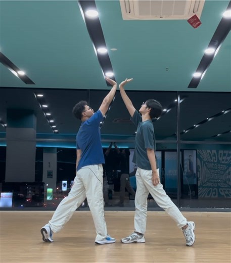 GFRIEND's Summer Rain Dance Cover Performance