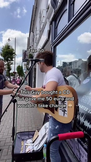My head nearly fell off, some people are so kind & just love music 🎶 😭#busker #streetperformer #busking #buskinglife #streetperformance