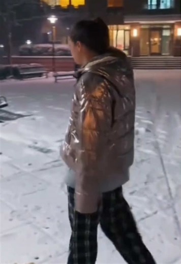 #CapCut ai filter effect tutorial How to make this Al beat-synced effect: Tutorial - just import your photos into CapCut and you're done! You can create a uniquely styled photo video. Free tutorial on creating Al beat-synced effects. How to make sync with rhythm effect with Al: Simple guide - just import your photos to CapCut and you're done! You can create a photo video with a unique design. Free Guide to Sync Effects Industry with Artificial Intelligence How does this effect work with Al? Expl