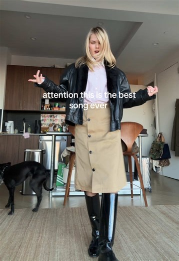 Alina Timo - Best Song Ever? Viral Hit