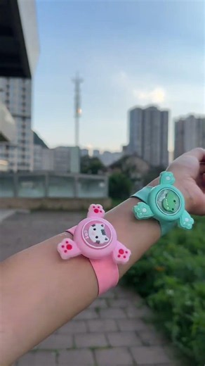 Why is summer missing this anti-mosquito bracelet? It can rotate and light up. Children really l