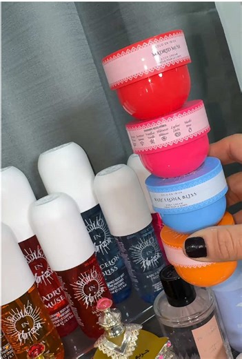 La versión mini es más práctica para cargar en la bolsa y con su cremita para manos 🙌🥰 . . . . . #NewArrivalsSurge #HolidayHustle #tiktokshopholidayhaul #SuperBrandDayBFCM @BEST Lifestyle buys